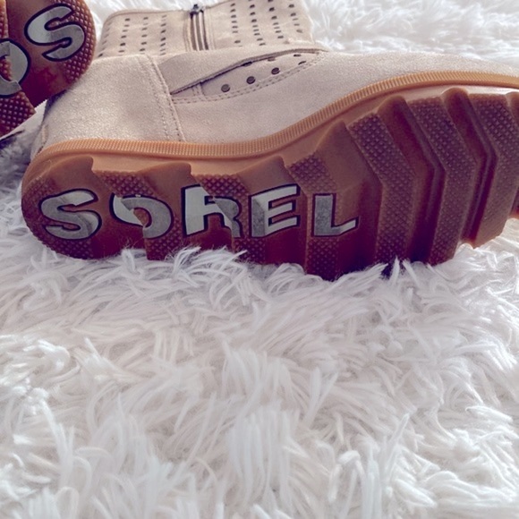 NWOT Sorel Joan of arc studded wedge ankle boots - Picture 10 of 10